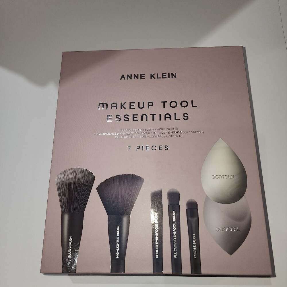ANNE KLEIN MAKEUP TOOLS ESSENTIALS NIB NWOT